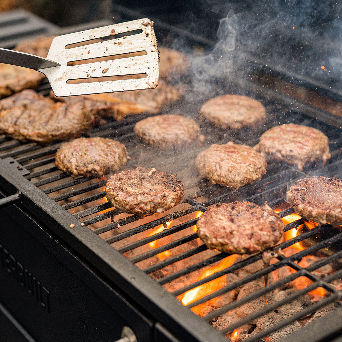 Masterbuilt Smoke Hollow 36" (91.4cm) Premium Charcoal Barbecue, 57.4kg, Black