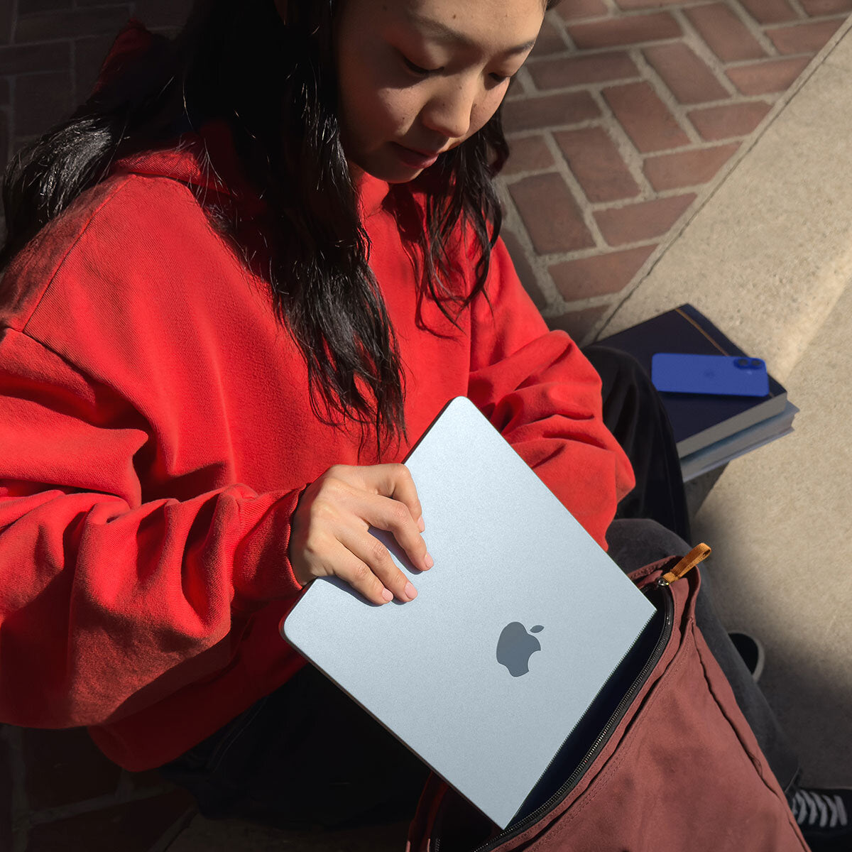 Apple MacBook Air 13.6 Inch M4 Chip 16GB RAM 256GB SSD Sky Blue Laptop 2025